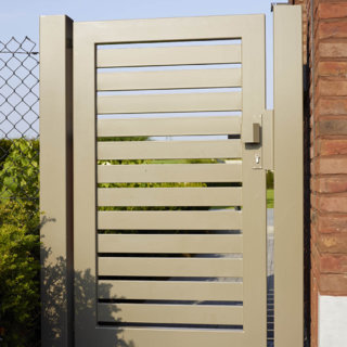 Voetgangersdeur Krakau beige